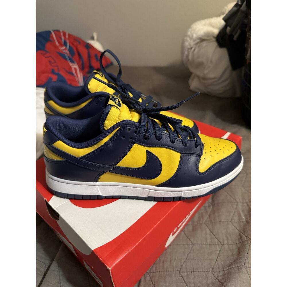Nike Dunk Low Retro Varsity Maize Midnight Navy Men's Size 10M - Picture 2 of 5